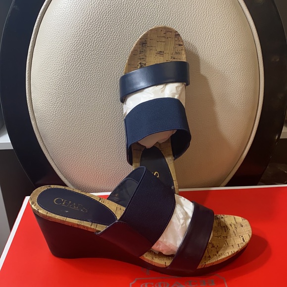 Chaps Slippers Used In Good condition. - Picture 3 of 6